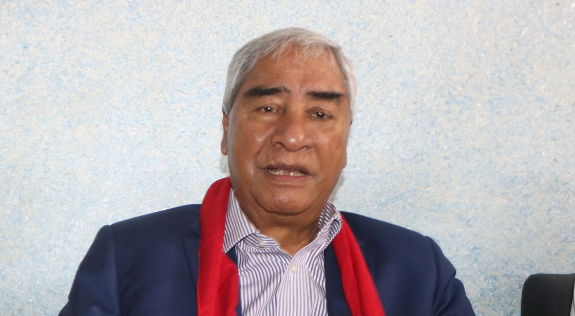 उपचारका लागि सिंगापुर जाँदै देउवा